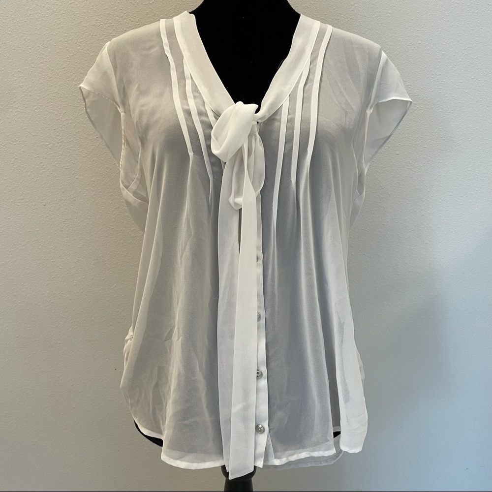 GUESS White Short Sleeve Top